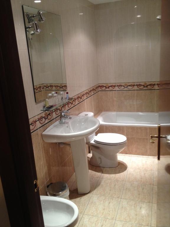 Hostal Torres San Leonardo de Yagüe Δωμάτιο φωτογραφία
