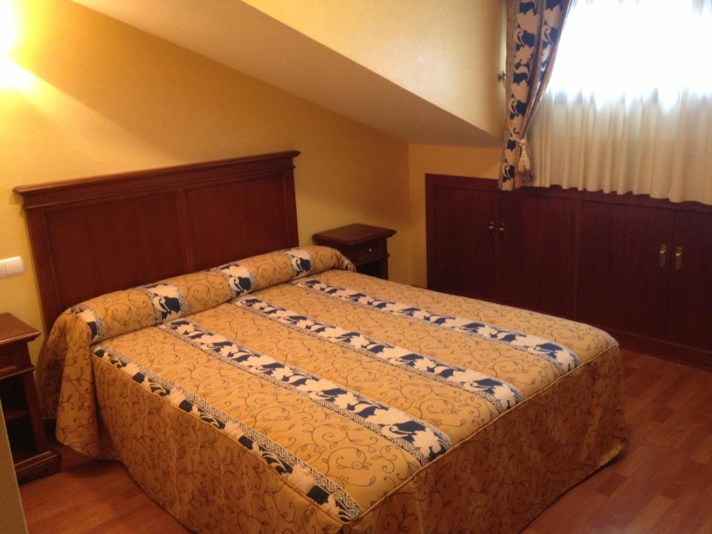 Hostal Torres San Leonardo de Yagüe Δωμάτιο φωτογραφία